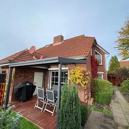 Ruhig Gelegenes Mit Kamin Сasa de vacaciones Dornum